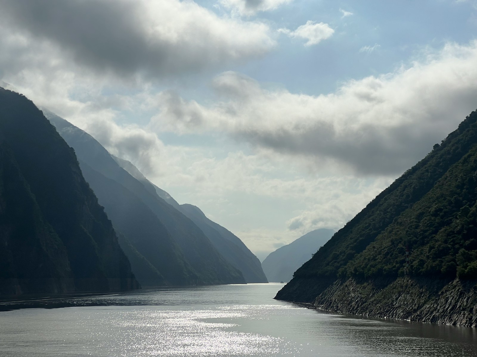 Chongqing Yichang Yangtze River 4 Day Cruise Tour