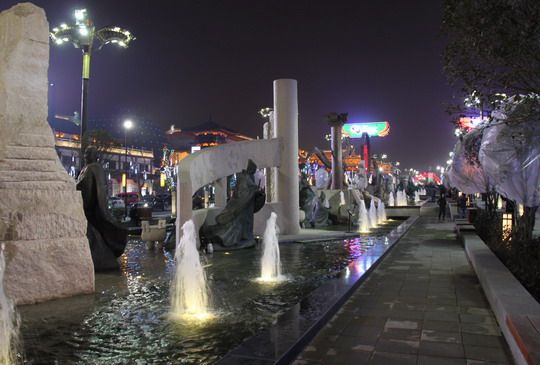 9-themed groups of statues