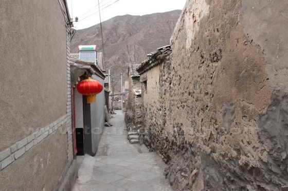 A narrow side hutong in the village.