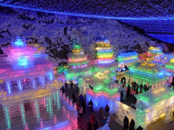 A panoramic view of the ice city of carvings