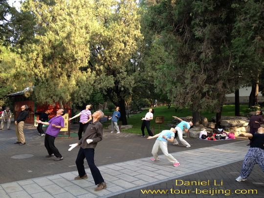 Morning Stroll around Beihai Park