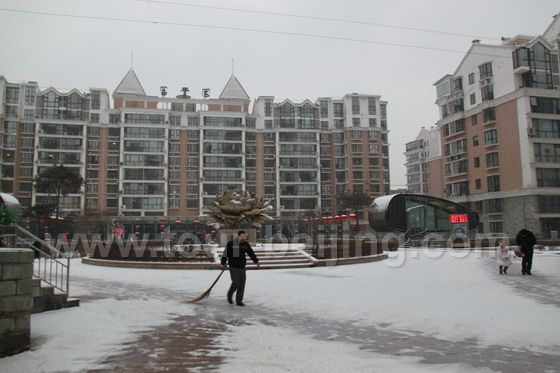 Cleaning the snow in the middle of my housing area.