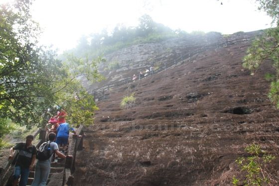 Climbing up the Tiger Roaring Rock through the Hero Hill was the most challenging leg of our hike around the hill.