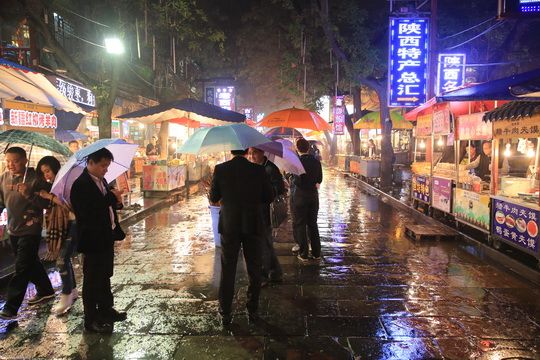 How to Visit Muslim Quarter in Xi'an (Tips, Photos & Map)
