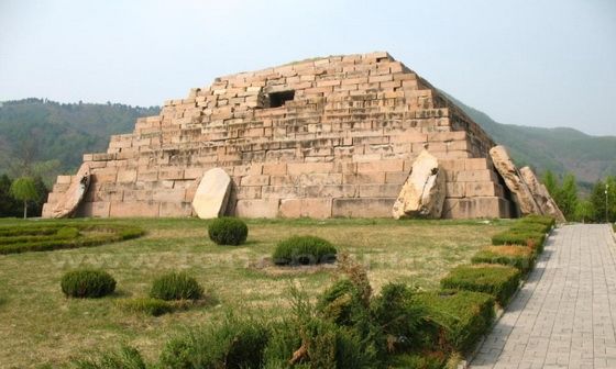 Jiangjunfen ( General's Tomb )