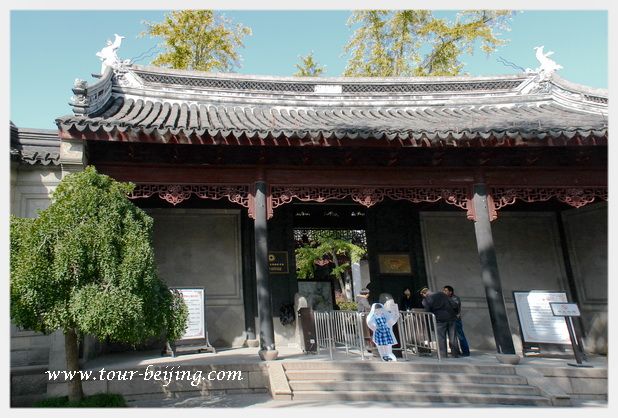 The East Entrance to the Lion Grove Garden