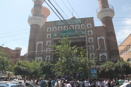 Next to the Grand Bazaar is the Erdaoqiao Mosque (Dong Kuruk Mosque)