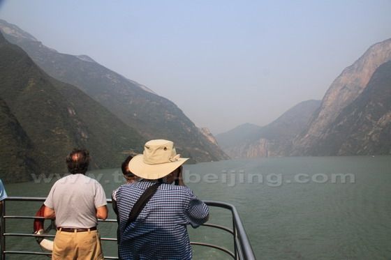 Qutang Gorge from  stern 1