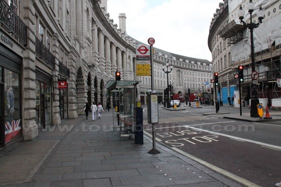 The Street buildings in Beijing VS the Street Buildings in  London