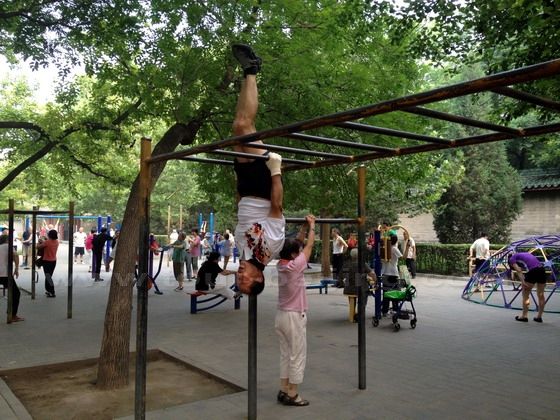 Relying on apparatus to do exercises. Some just go to the extreme.