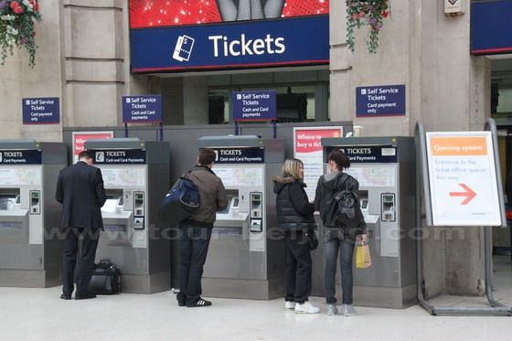 Train tickets booking experience in Beijing and London