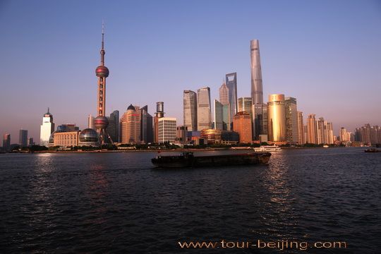 The snowy West Lake under sunset glow