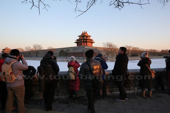 How to Take  the Best Photos of Forbidden City Turret and Moat