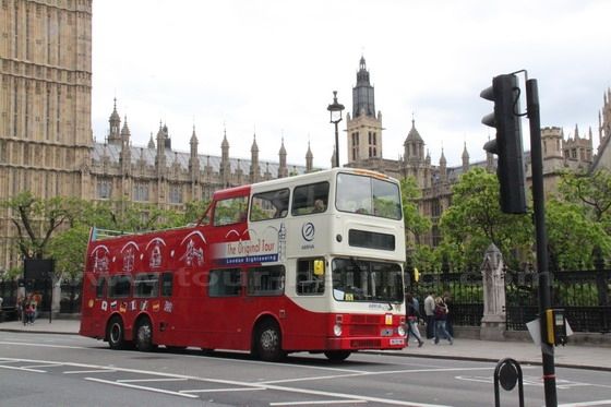 London Bus Tours VS Beijing Bus Tours