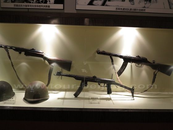 The Soviet Army's Helmet and PPSh41 rifles