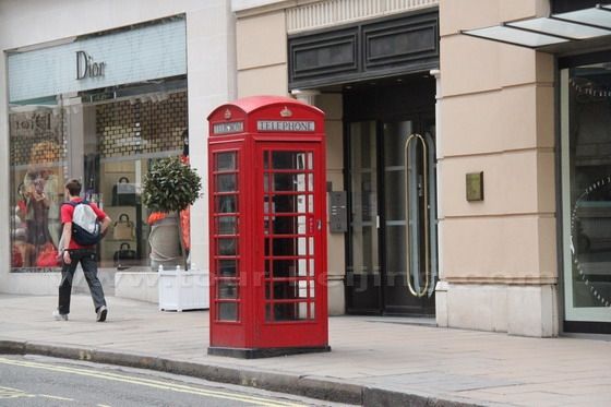 The red telephone kiosk