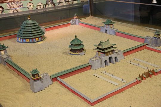 The tomb was originally constructed in an Octagonal pavilion style