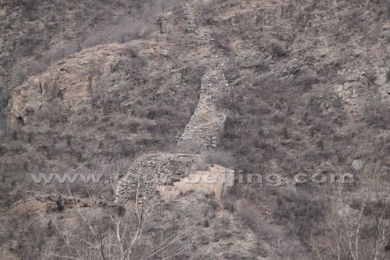 To the north of the fortress village, the little bit of the Yanhecheng Great Wall is still visible.