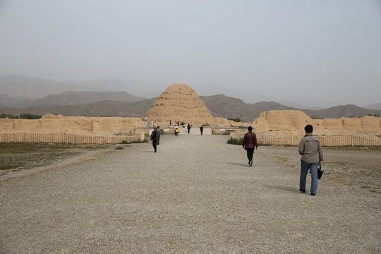 Walking toward the Tomb No.03. 