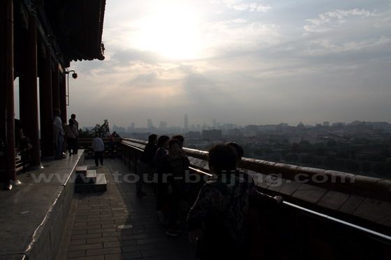 Wanchun Pavilion is the best place in the park to watch the sunrise.1