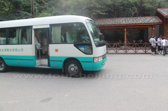 We took the shuttle bus at the bus terminal at Wuyi Palace for Roaring Tiger Rock