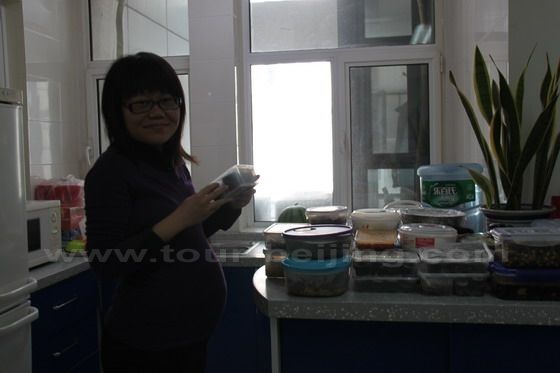 With her unborn baby, Linda He is also expecting the potluck.