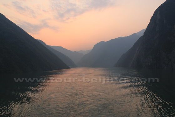 Wu Gorge with the backdrop of the sunsetting