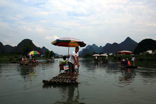 Bamboo Rafting on Yulong River in Yangshuo (Tips, Photos Map)