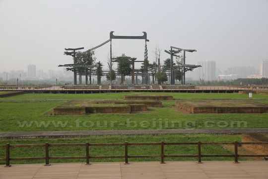 Standing on the Hanyuan Hall 