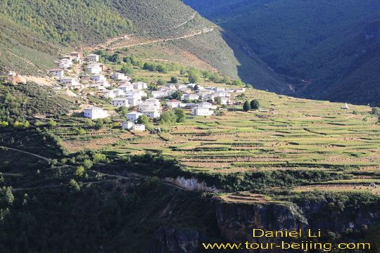 a hamlet on the G214