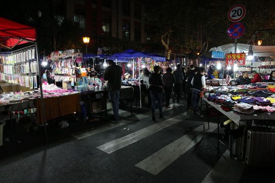 a temporary market, only exists at nightfall