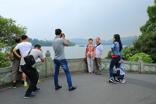 The third bridge known as Wangshan Bridge 望山桥