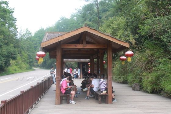 the Shuttle Bus Terminal of the Thread of Sky Scenic Area